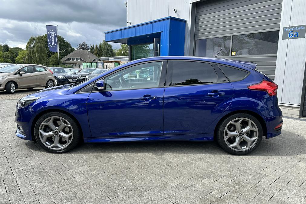 Ford Focus ST BI-Xenon/Recaro/Navi/APP/SHZ